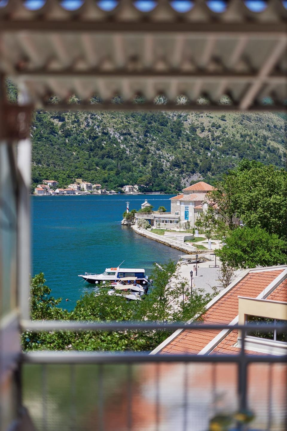 Apartment Plagenti with Sea View Apartment in Dobrota