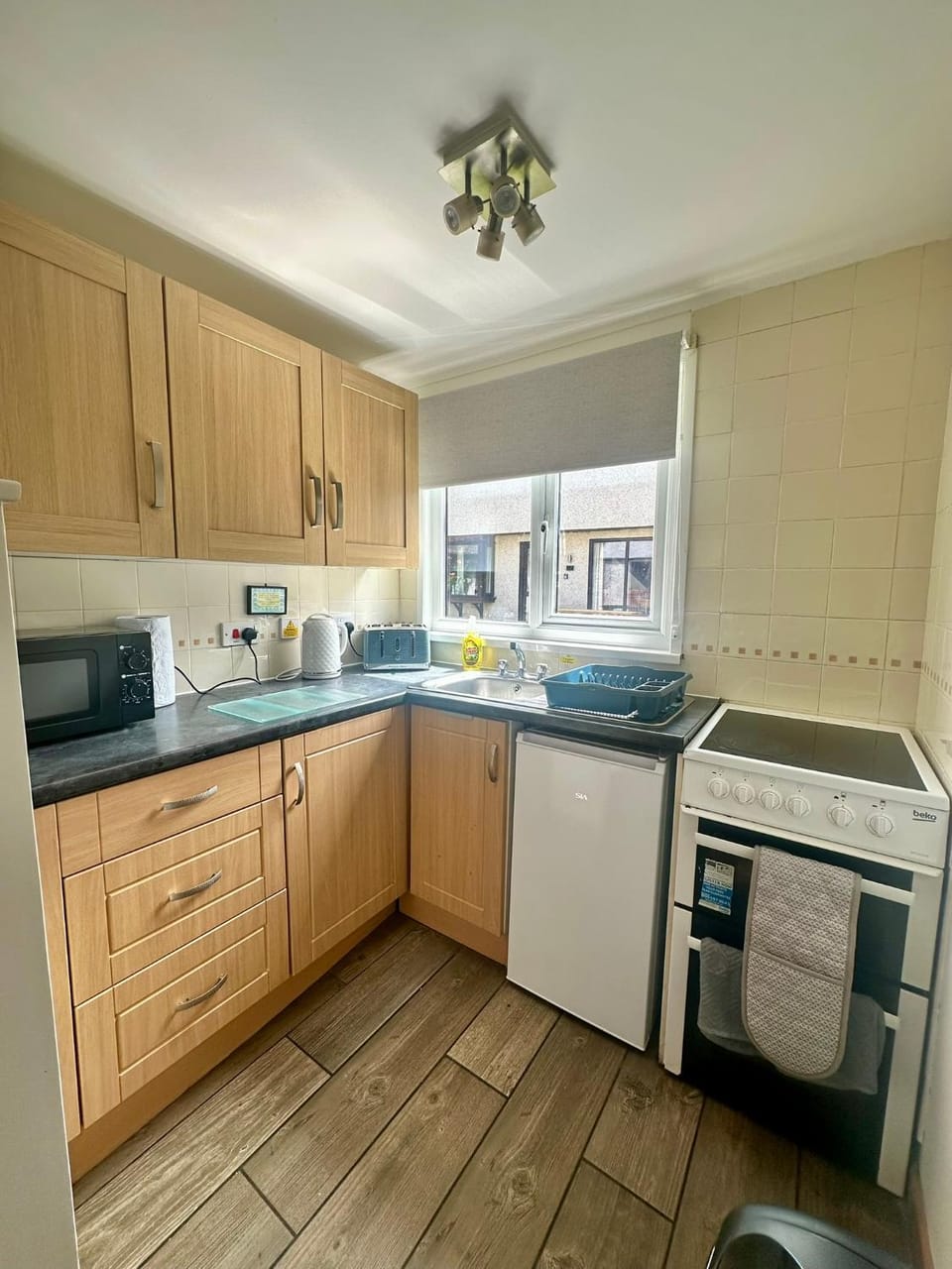 Kitchen or kitchenette, oven, pet friendly, stove