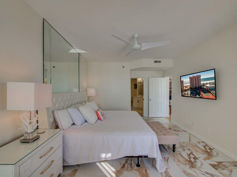 Seachase 803W by Vacation Homes Collection Apartment in Orange Beach