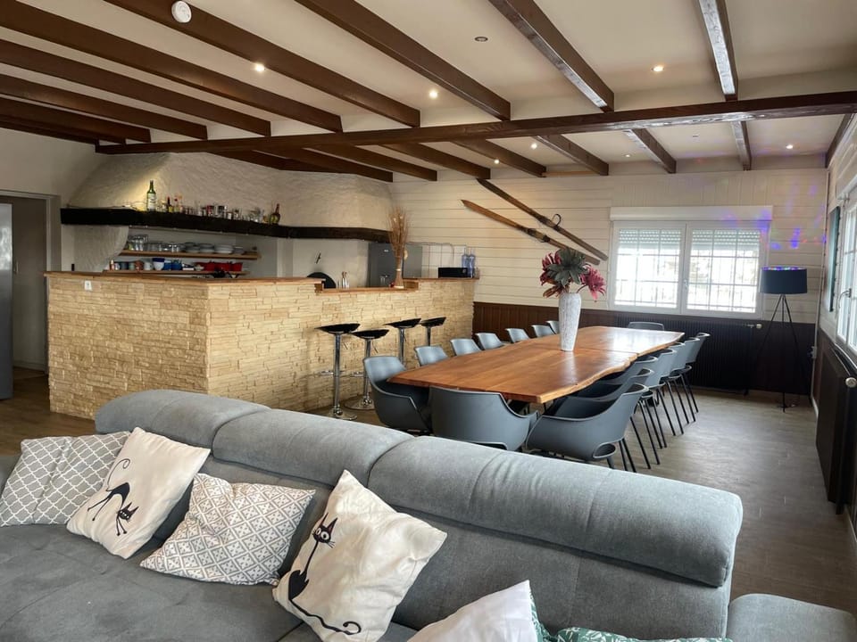 TV and multimedia, Living room, Dining area