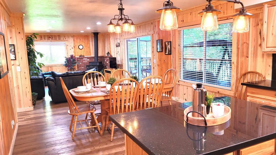 Living room, Dining area, kitchen