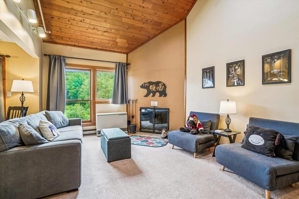 Trail Creek 12 House in Mendon