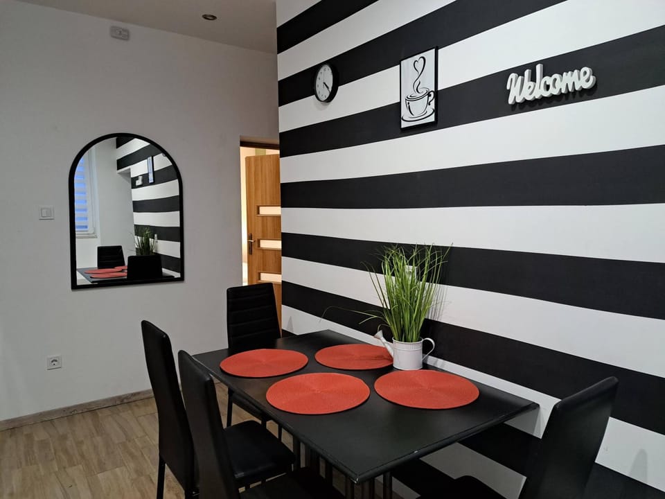 Dining area, minibar, toaster, kitchen