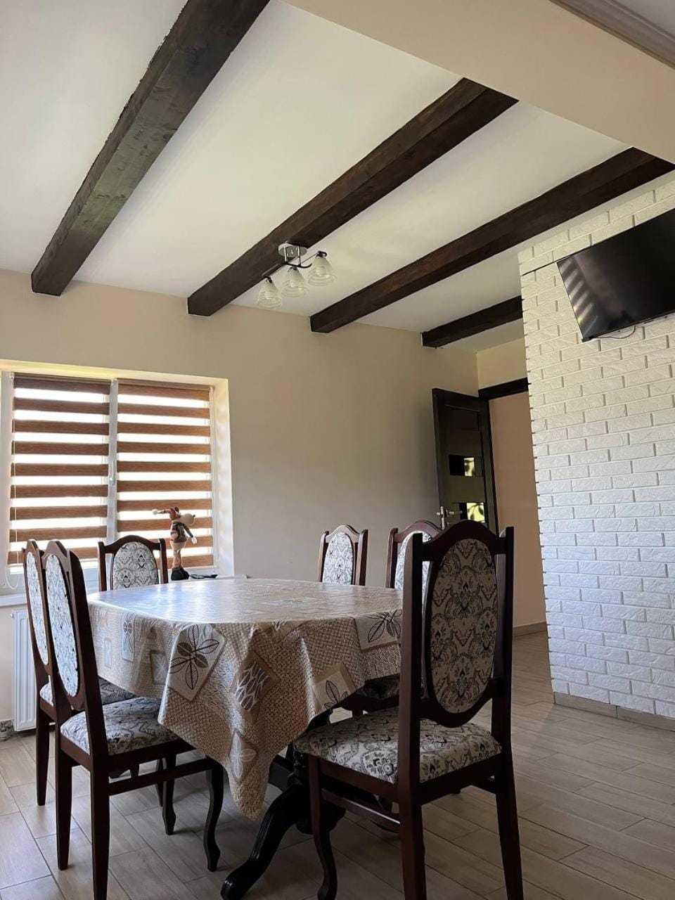 TV and multimedia, Dining area