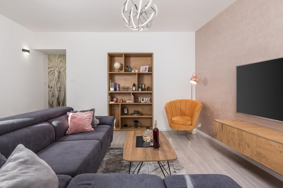 TV and multimedia, Living room, Seating area