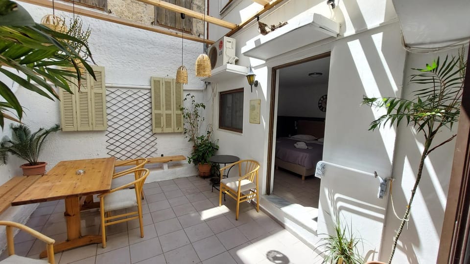 Patio, Balcony/Terrace