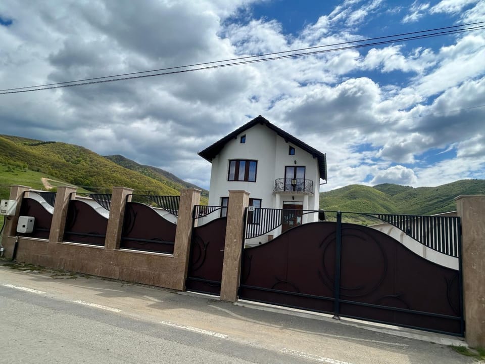 Gura Raului Casa de Vacanta House in Romania