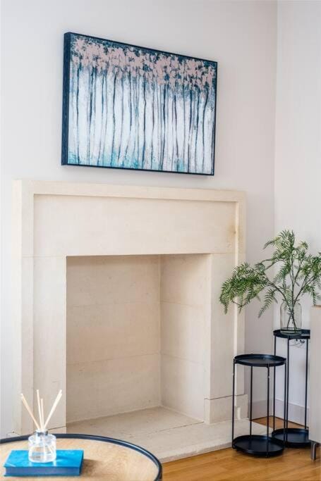 Fantastic, Spacious 2 Bedroom Apartment in Converted Chapel House in Bath