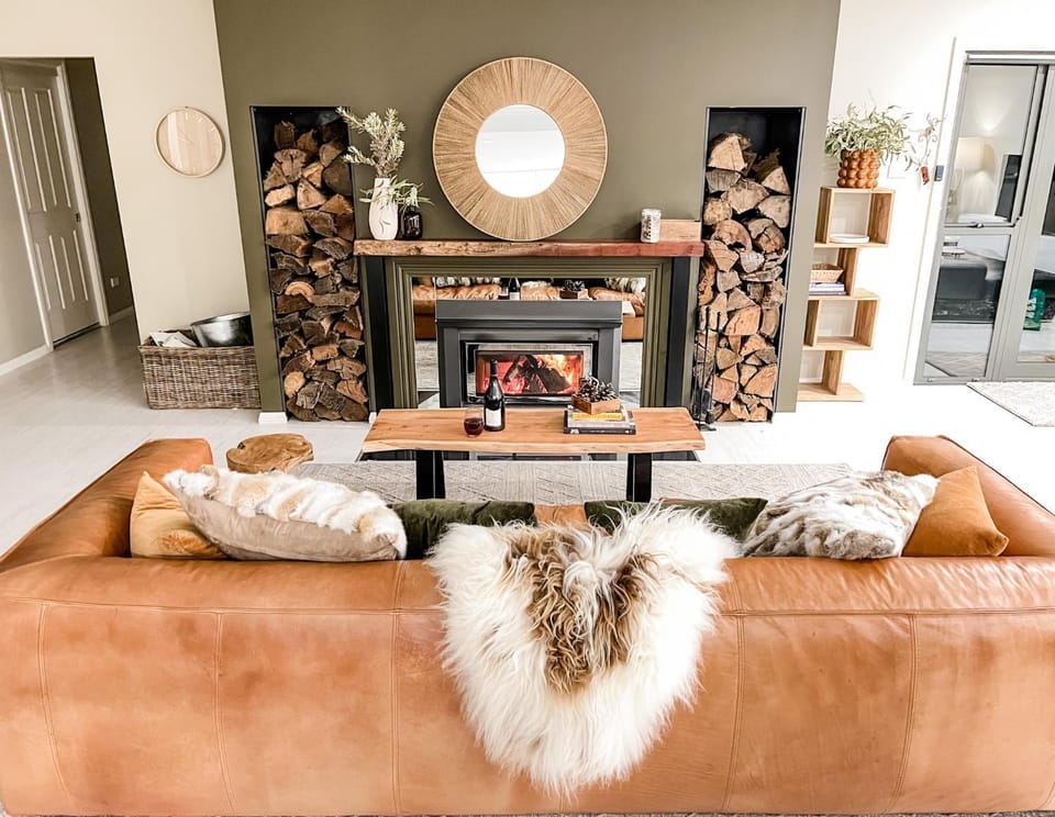 Living room, Seating area, fireplace