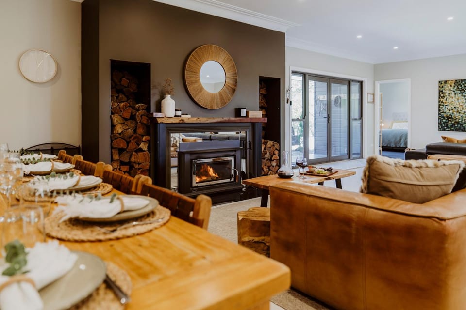 Living room, Dining area, fireplace