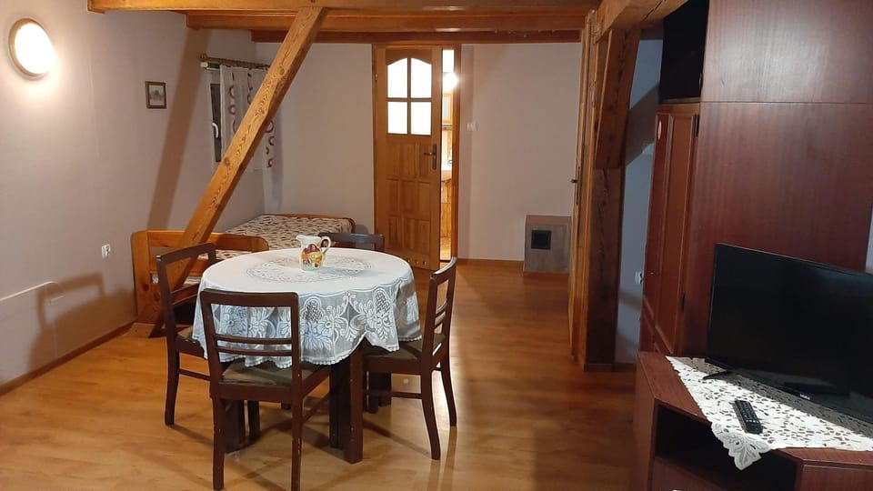 Orzechowy Dworek Apartment in Pomeranian Voivodeship