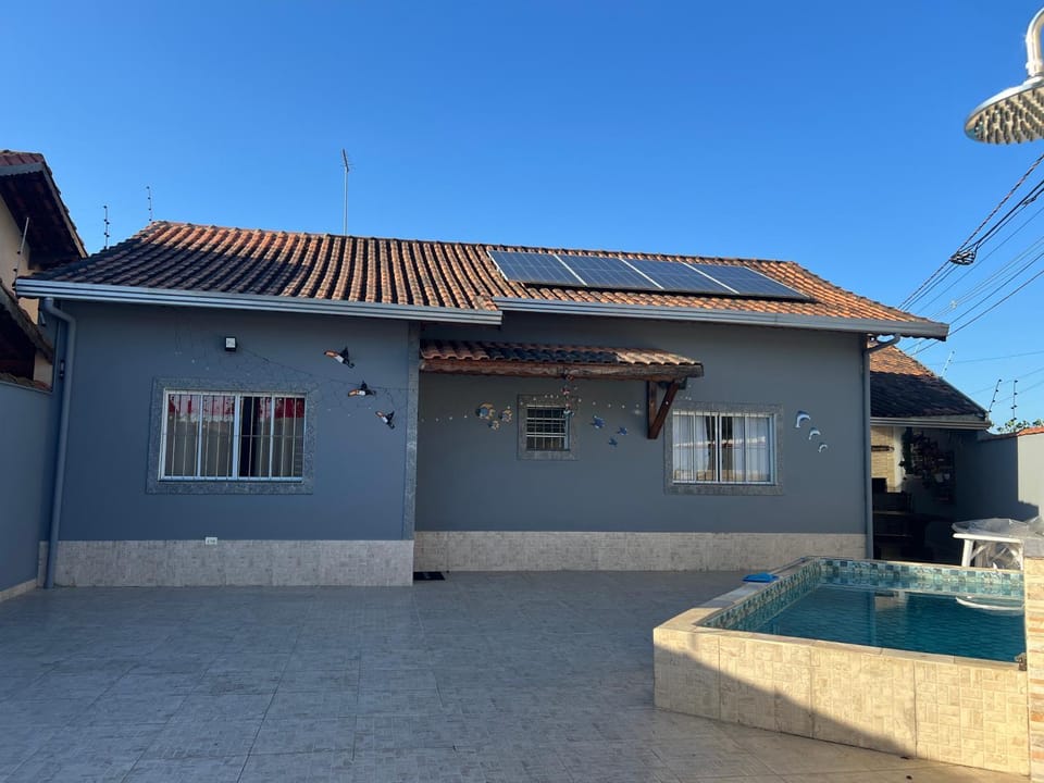 Casa com piscina climatizada em Itanhaém! House in Itanhaém