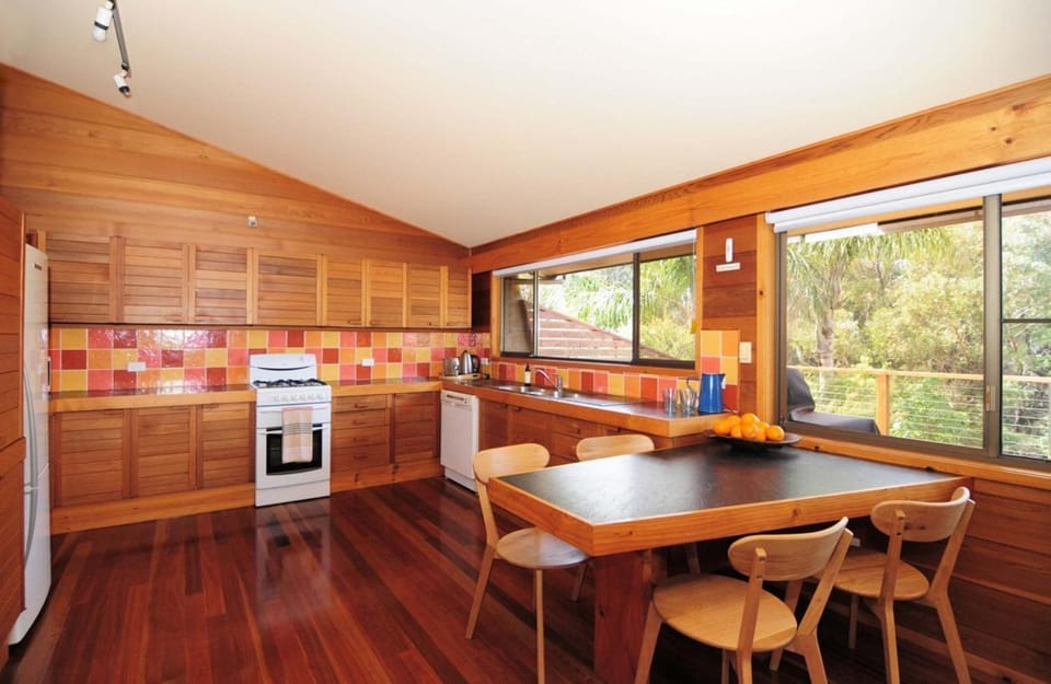 The Hideaway - beach home with large deck House in Vincentia
