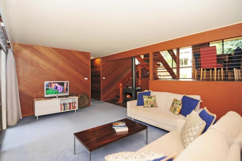 The Hideaway - beach home with large deck House in Vincentia