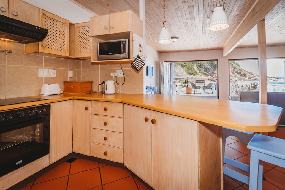 Coffee/tea facilities, Evening entertainment, microwave, oven, stove, stove, kitchen