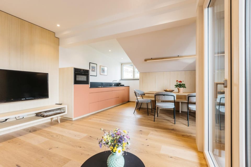 Kitchen or kitchenette, Dining area, kitchen