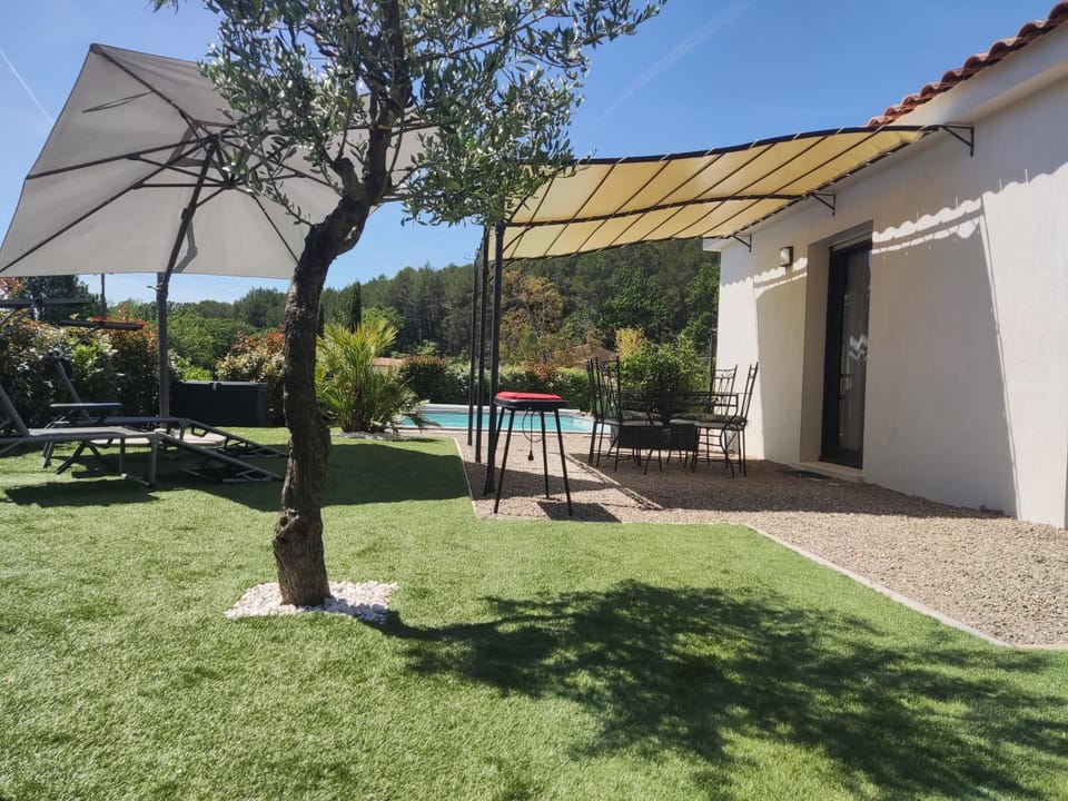 Villa Maya Blanca offre long séjour 14 nuits et recharge voiture électrique Apartment in Lorgues