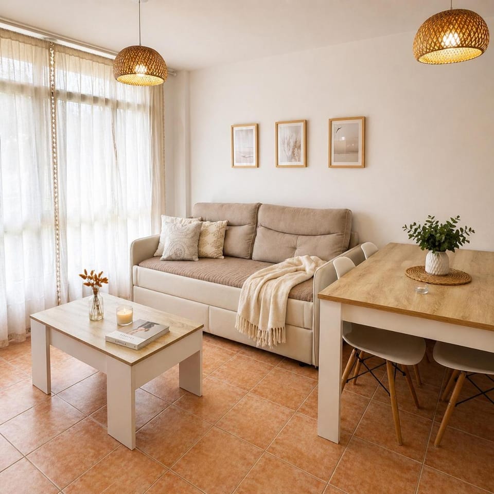 Bed, TV and multimedia, Living room, Photo of the whole room, Seating area, Dining area