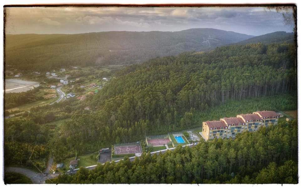 Property building, Nearby landmark, Day, Natural landscape, Bird's eye view, Mountain view, Pool view, Swimming pool