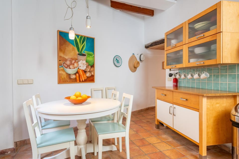 Property building, Kitchen or kitchenette, Living room