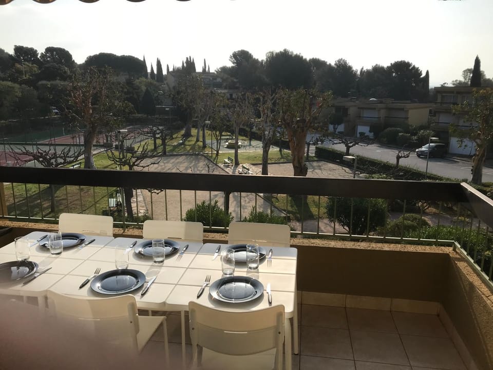 Patio, Day, View (from property/room), Balcony/Terrace, Dining area, Meals, Meals, Breakfast, Breakfast, Lunch, Lunch