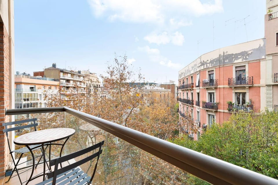 Balcony/Terrace, Street view