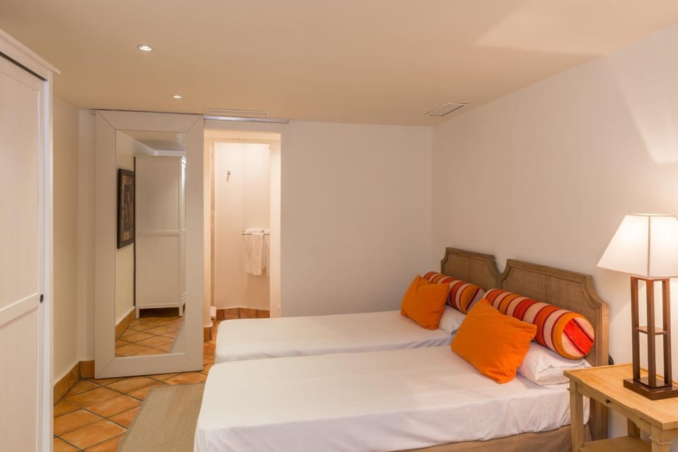 Living room, Bedroom