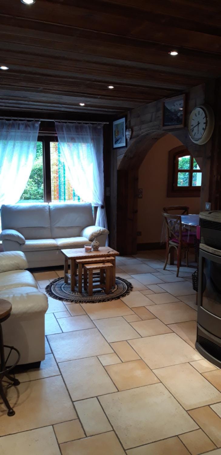 TV and multimedia, Seating area