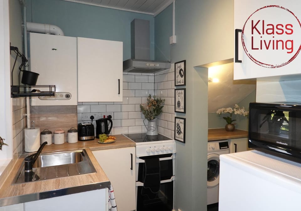 Coffee/tea facilities, Kitchen or kitchenette, Decorative detail, Guests, group of guests, Family