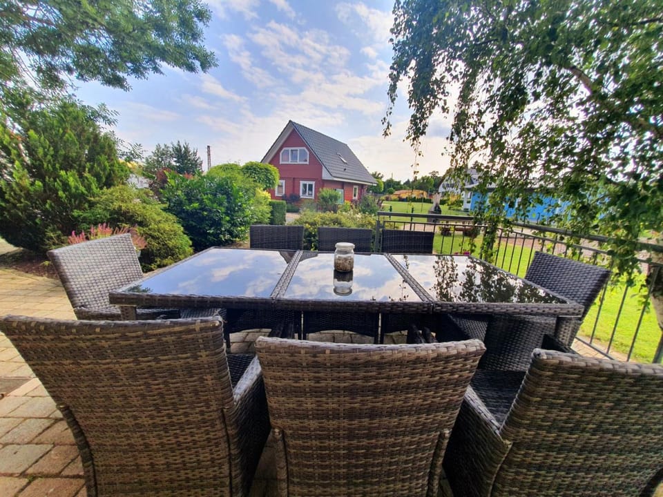 Patio, Day, Garden, Balcony/Terrace, Garden view