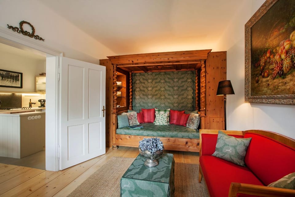 Kitchen or kitchenette, Living room, Seating area