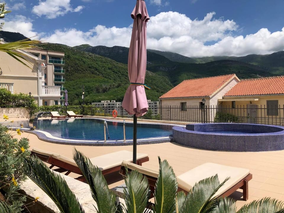 Horizon Two bedroom Penthouse with Hot tub Apartment in Budva Municipality