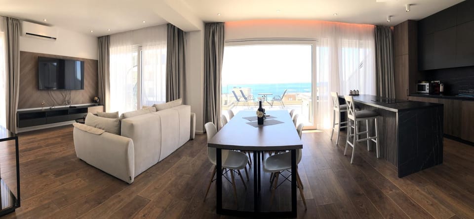 Horizon Two bedroom Penthouse with Hot tub Apartment in Budva Municipality