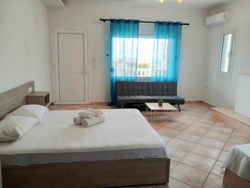Antoni's Rooms Apartment in Limenaria