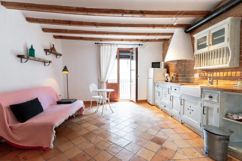 Kitchen or kitchenette, Seating area