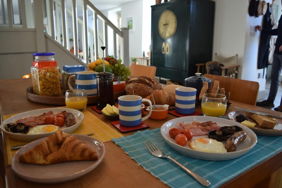 Breakfast, Continental breakfast, Buffet breakfast