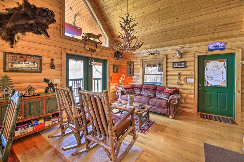 'River Dream Cabin' on New River w/ Fire Pit Cabin in Virginia