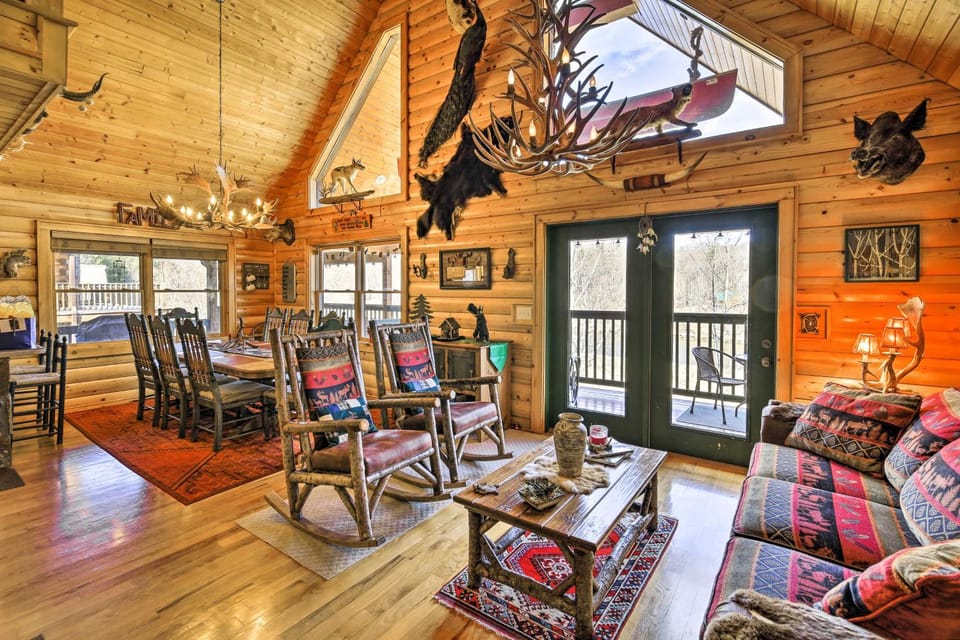 'River Dream Cabin' on New River w/ Fire Pit Cabin in Virginia
