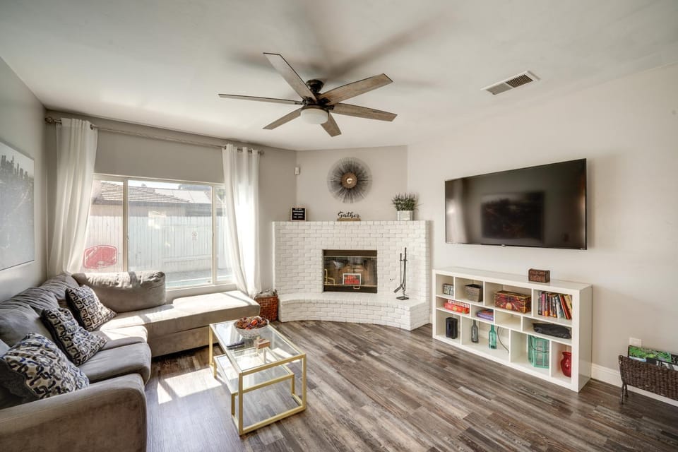 Private Pool & Patio: Pet-Friendly Bakersfield Gem House in Bakersfield