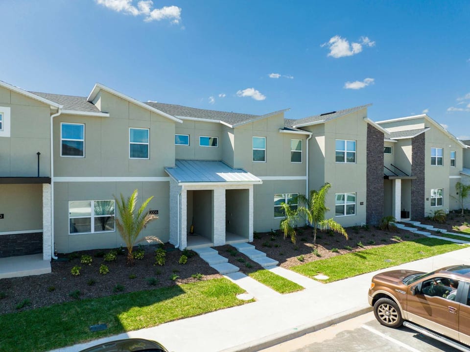 Splendid 4 Bd w/ Pool Close to Disney @ Champions Gate 1006 House in Four Corners