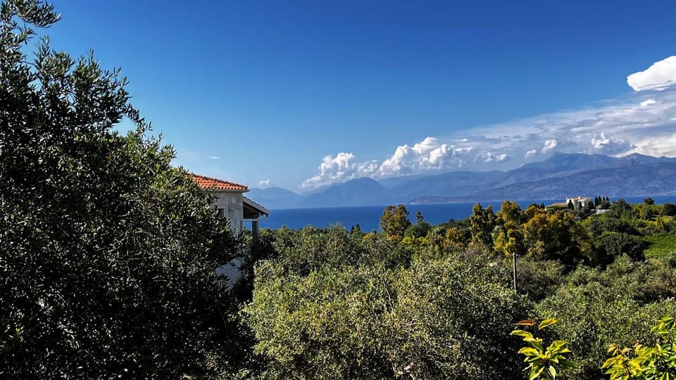 Mountain view, Sea view