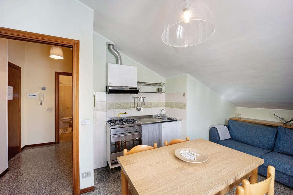 Kitchen or kitchenette, Living room