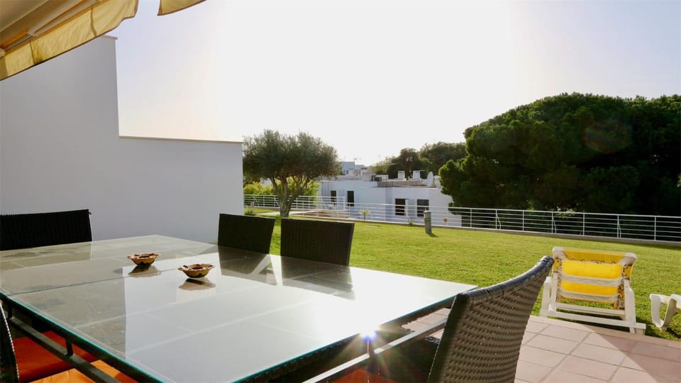 Balcony/Terrace, Garden view