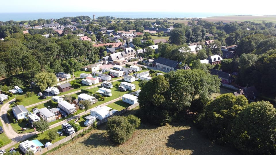Camping Les Pommiers Campground/ 
RV Resort in Normandy
