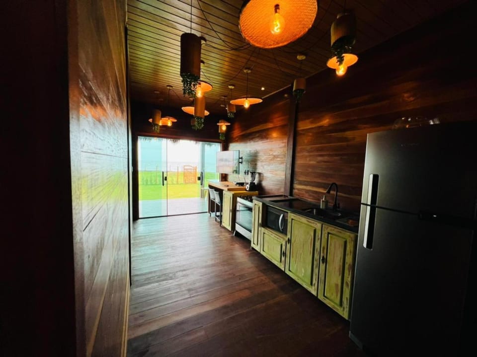 Kitchen or kitchenette, Dining area, Communal kitchen, pet friendly, stove, kitchen