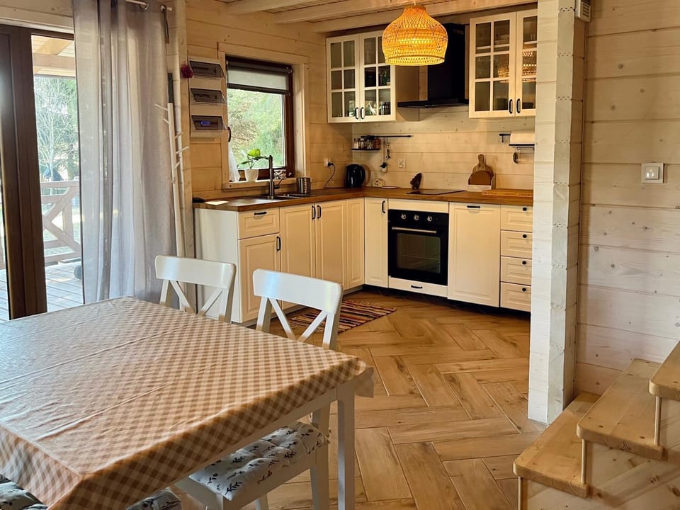 Kitchen or kitchenette, Dining area, Communal kitchen