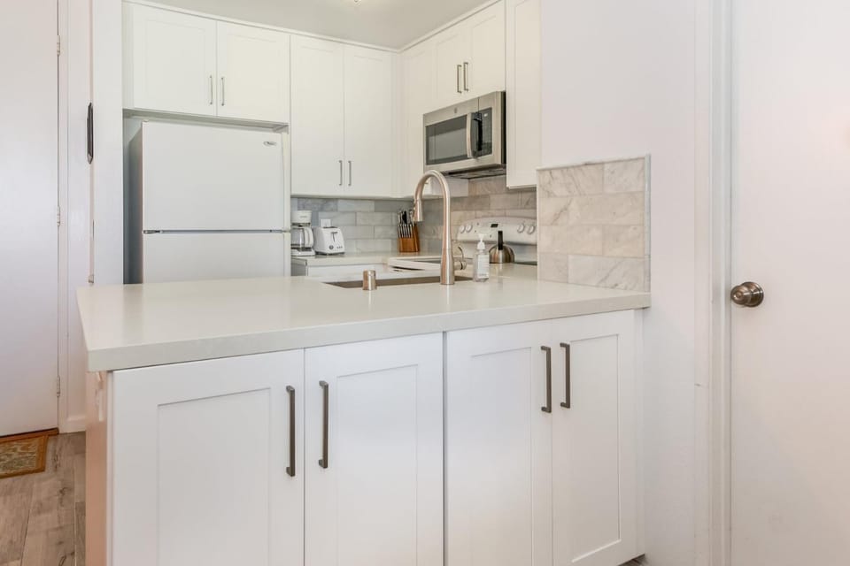 D104 - Cozy Ocean View Condo House in Oceanside