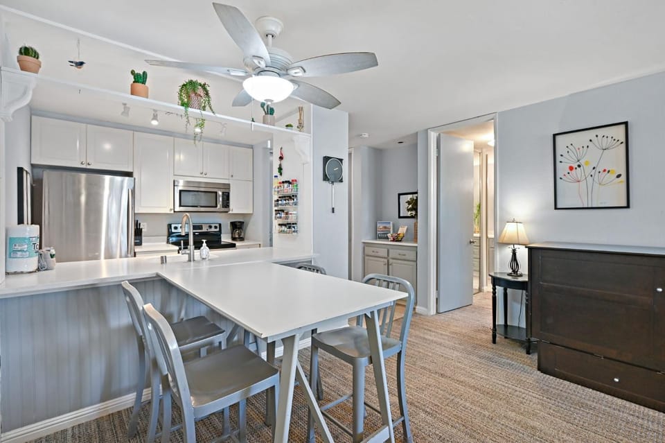 G206 - Breakaway Cove House in Oceanside