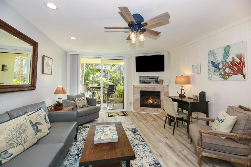 F100 - Coastal Oasis House in Oceanside