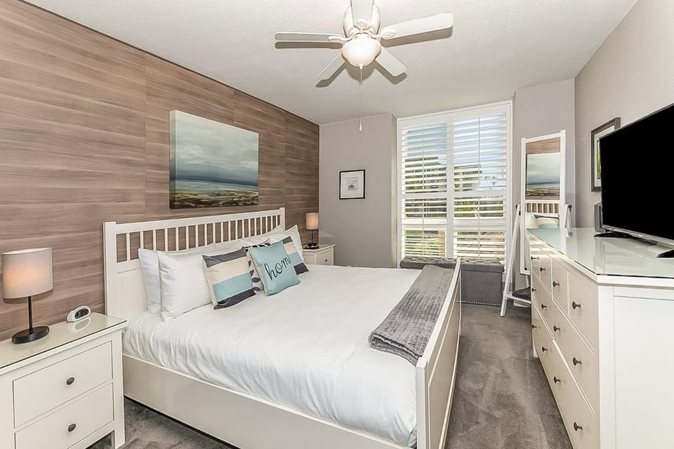 C112 - Pier Pleasure House in Oceanside